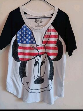 Disney Tshirt Women's Sz Small Minnie Mouse Flag USA Short Sleeve Casual Comfy